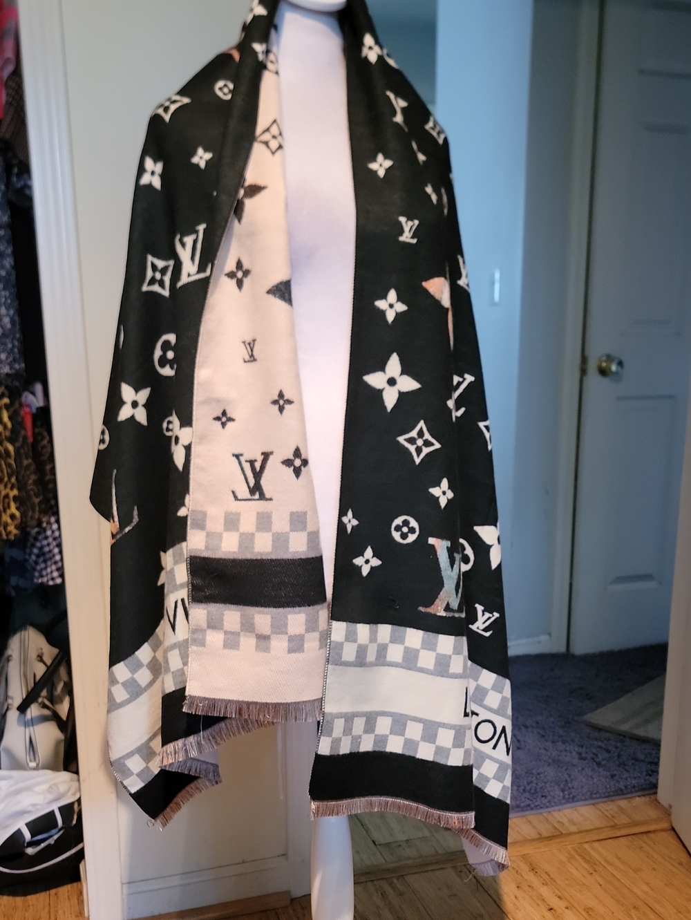 Inspired Monogram Reversible Shawl - Black & Cream